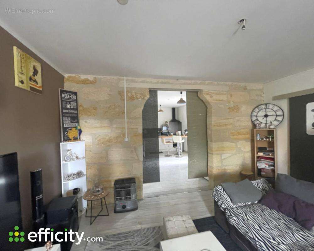 Appartement 155 m² à Saint-Medard-De-Guizieres  - photo 9