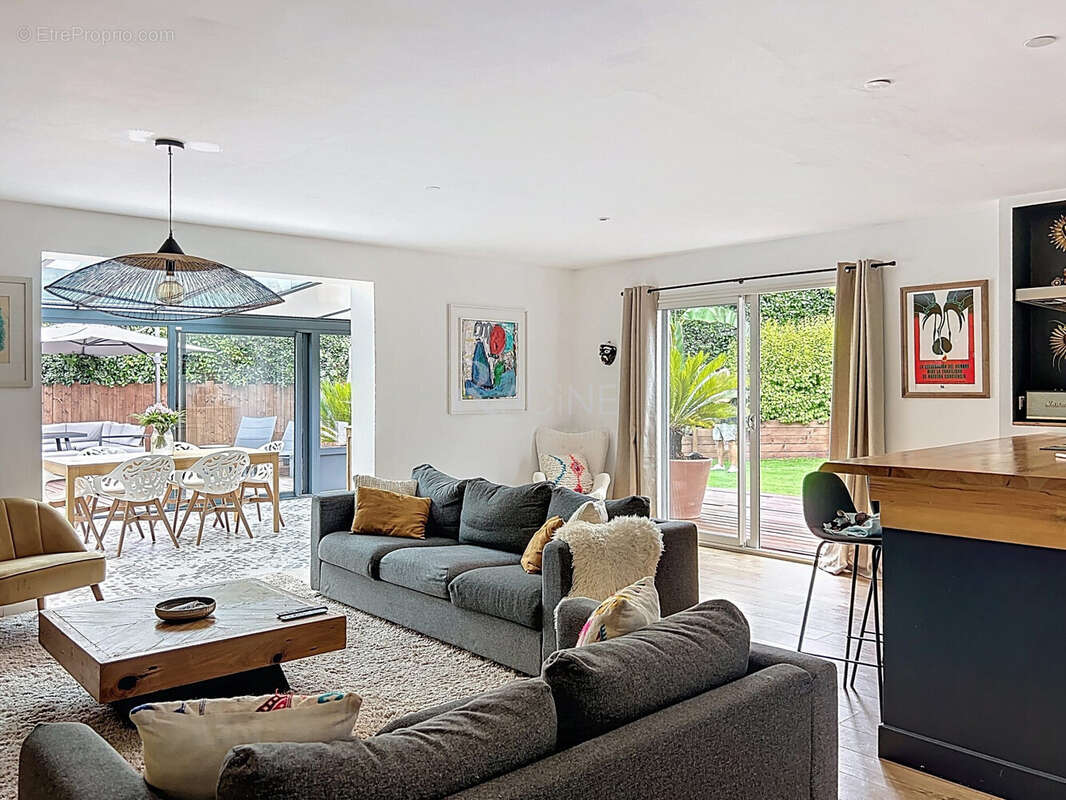 Maison à BASSUSSARRY