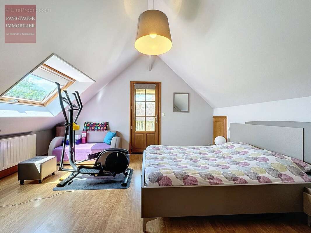 Maison à SAINT-PIERRE-SUR-DIVES