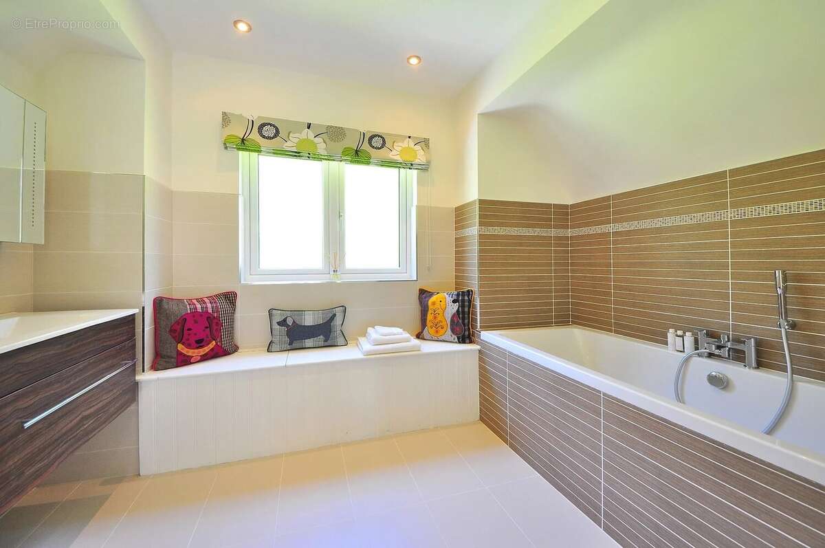 Appartement à AUBERVILLIERS