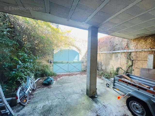 Maison à MONTAREN-ET-SAINT-MEDIERS