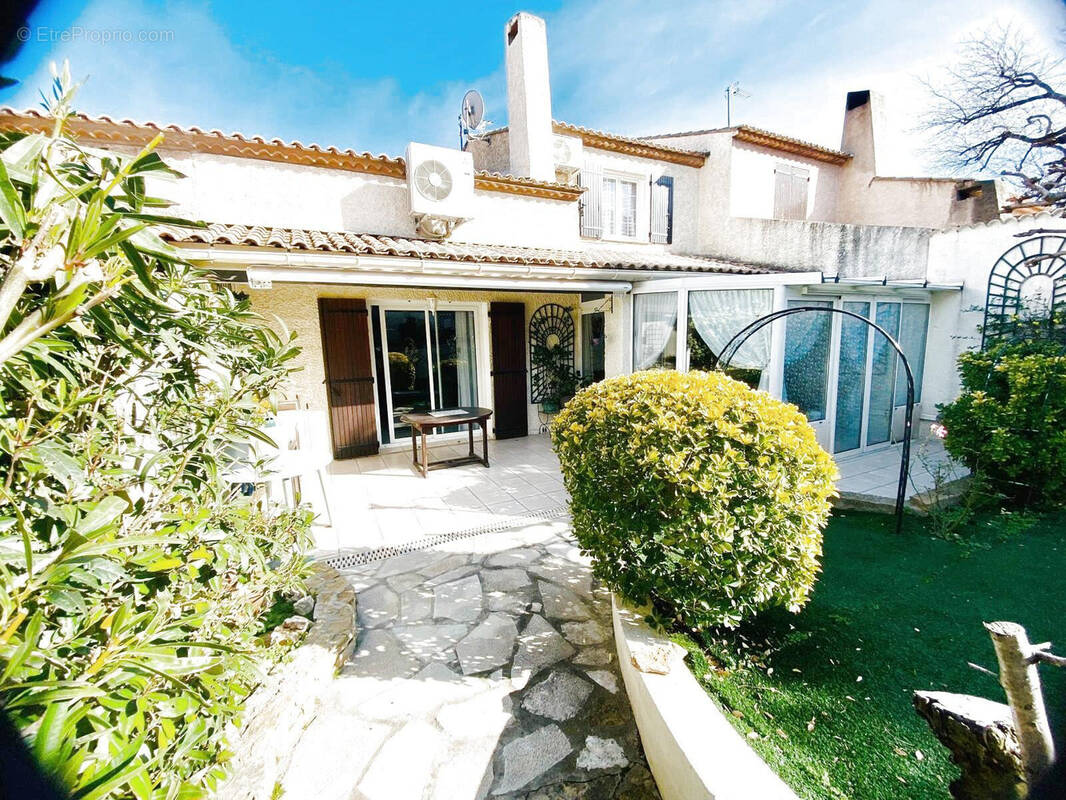 Maison à SIX-FOURS-LES-PLAGES