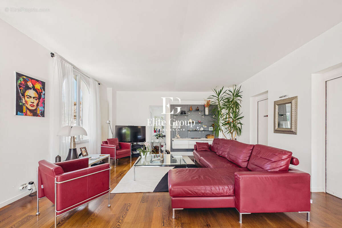 Magnifique maison des annes 50 a royan - 218 m2 - 6 pièces - photo 3
