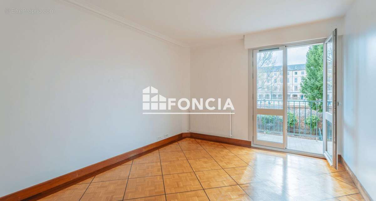 Appartement à VERSAILLES