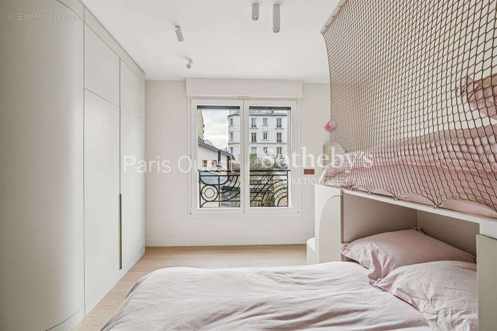 Appartement à LEVALLOIS-PERRET