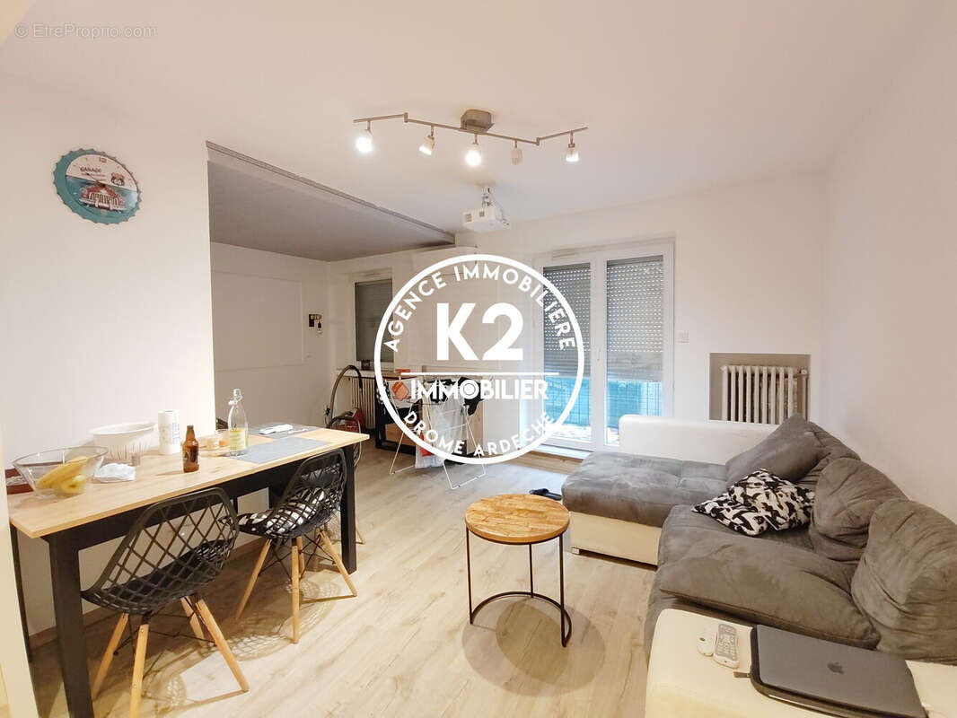 T2 - Salon/Salle à manger - Appartement à LE TEIL