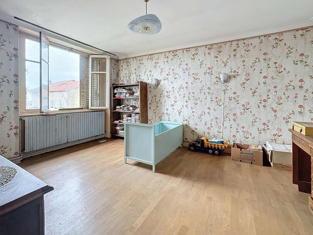 Maison à DOMMARTIN-SUR-VRAINE