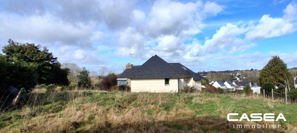 Maison à SAINT-EVARZEC