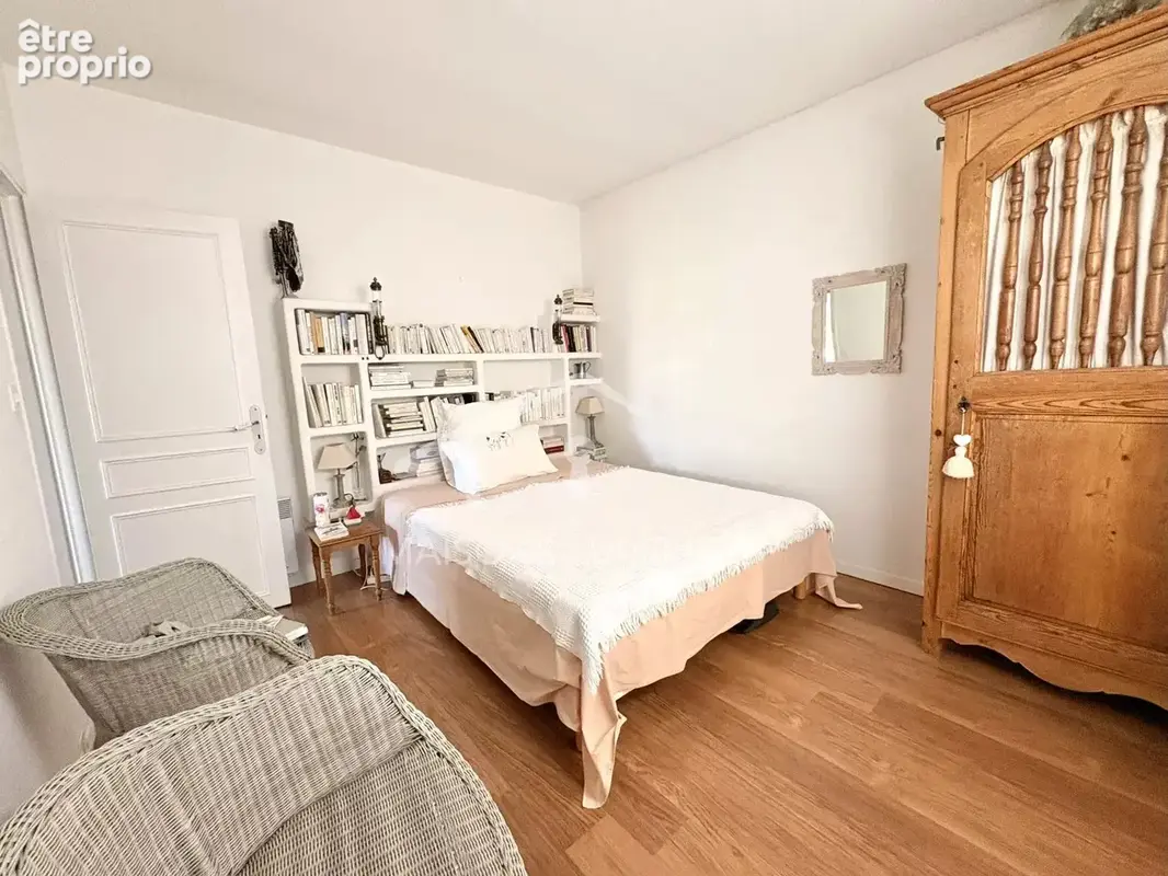 Villa de 150m² sur un terrain arboré et fleuri de 510m² - T5 - APT - 368 000€ - photo 9