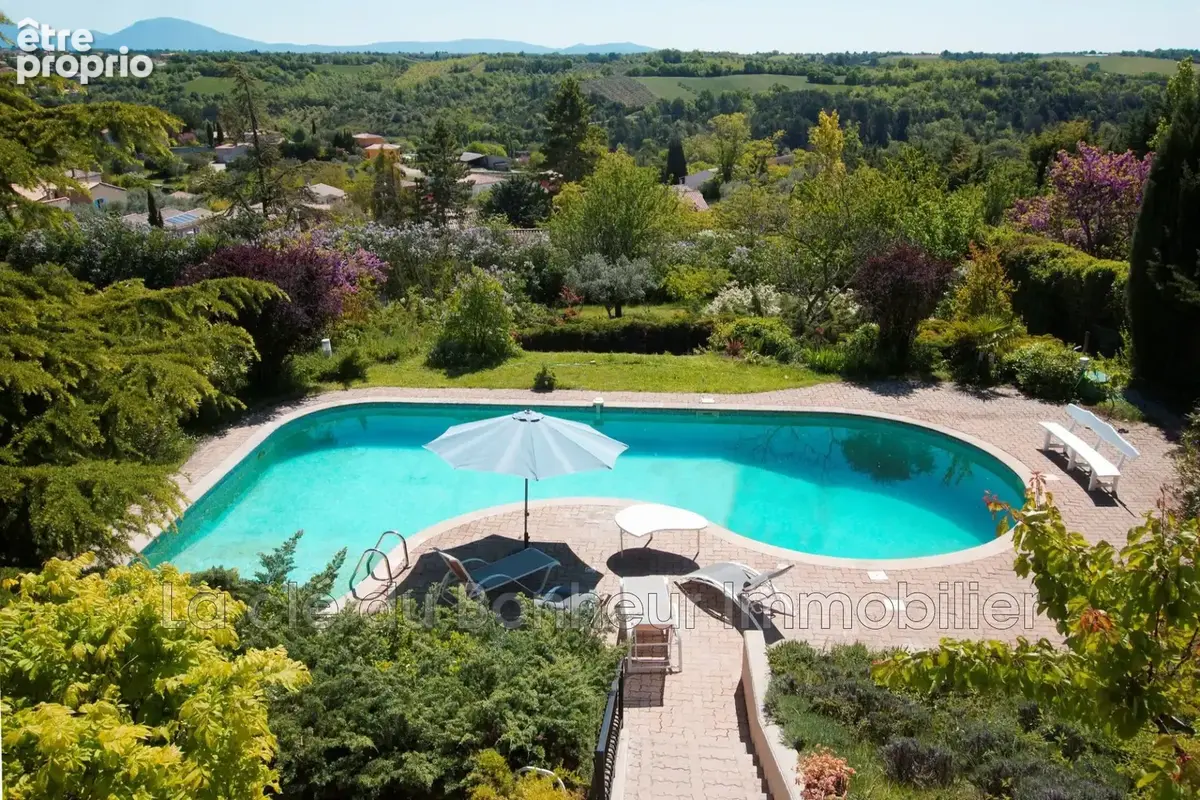 Maison 196 m² à Valensole  - photo 1