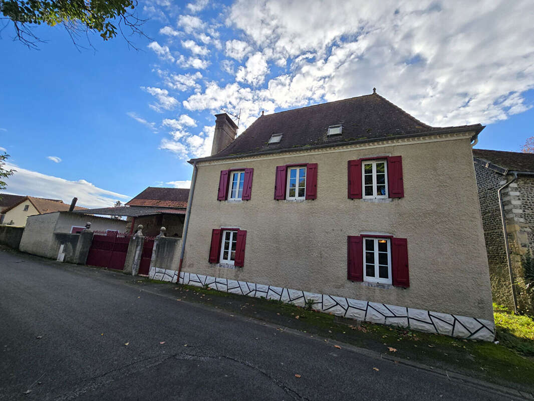 Maison à ARTHEZ-DE-BEARN