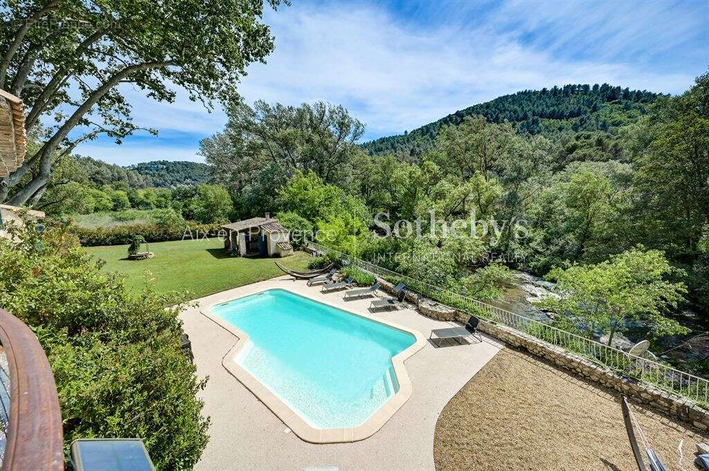 Maison à VENTABREN