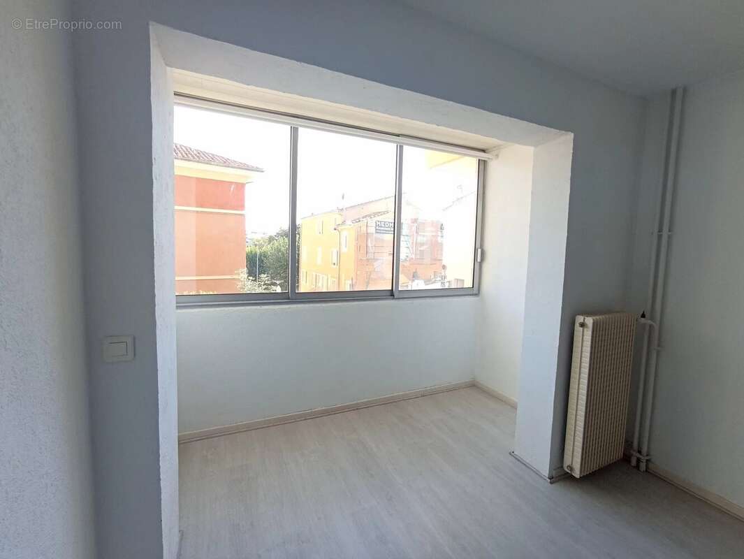 Appartement à SAINT-LAURENT-DU-VAR