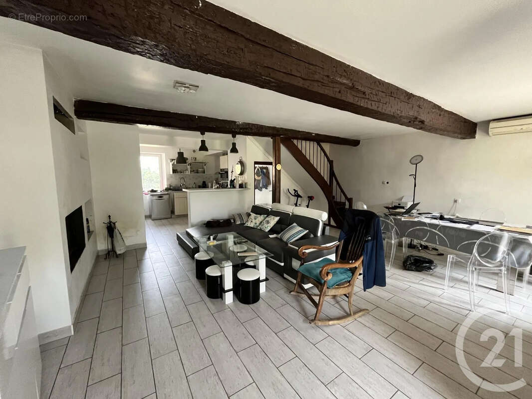 Maison à MAS-SAINTES-PUELLES