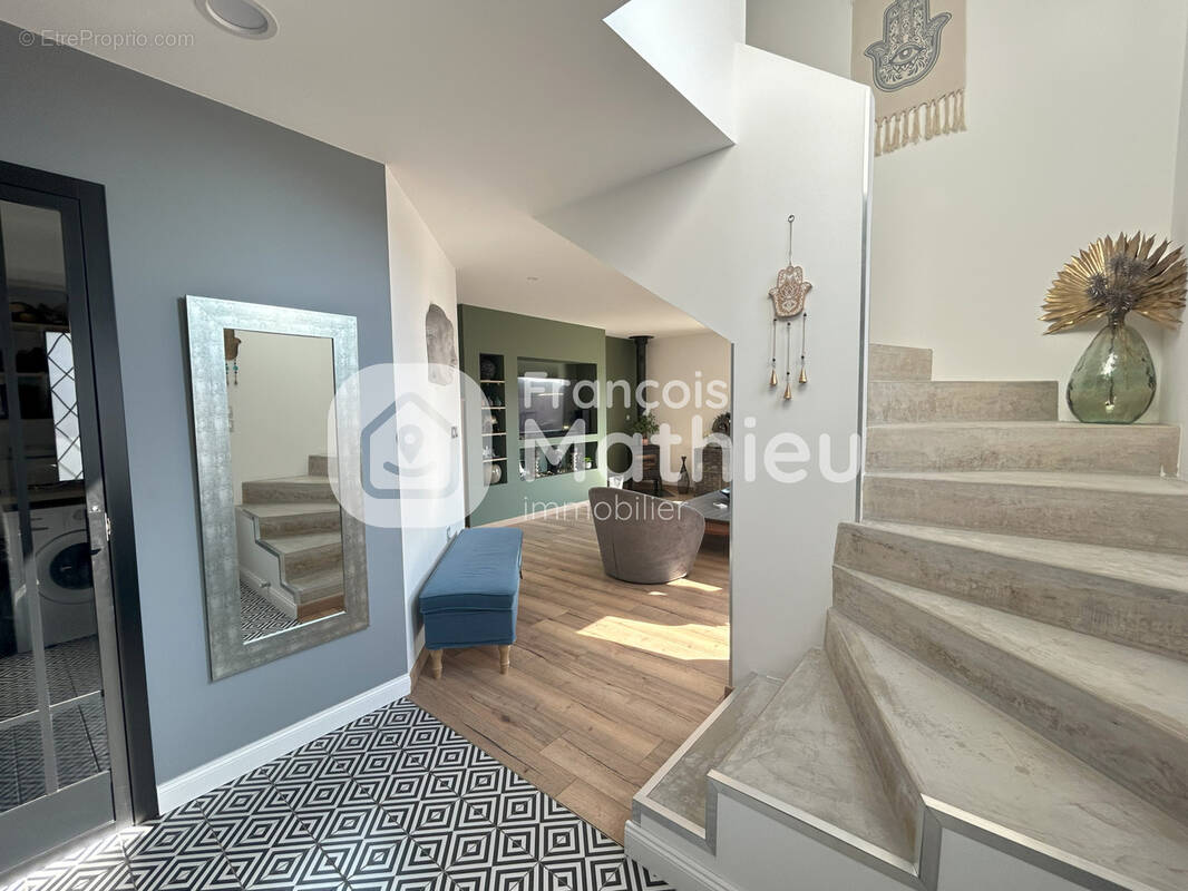 Maison à TREVOUX