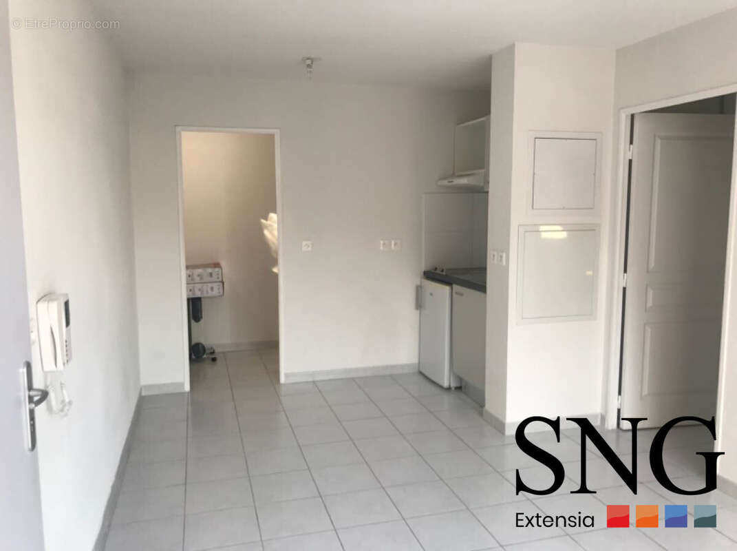 Appartement à GARONS