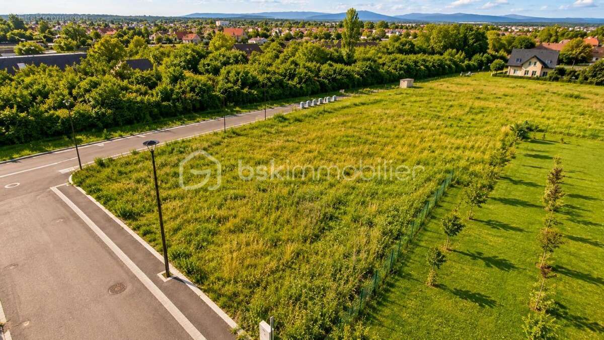 Terrain à HOUSSEN