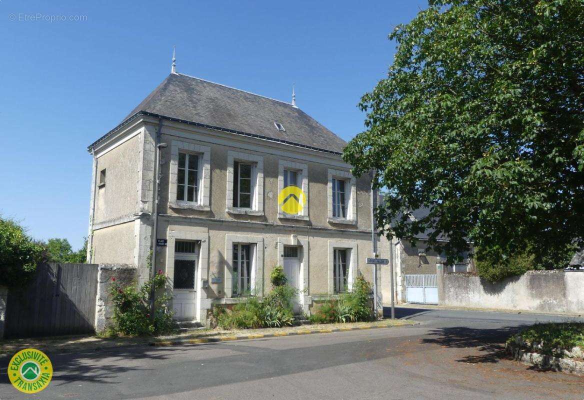 Maison à CHANNAY-SUR-LATHAN