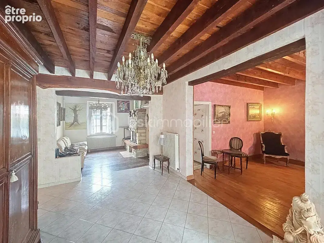 Maison de caractère – 266 m² – 6 chambres – Jardin - photo 7