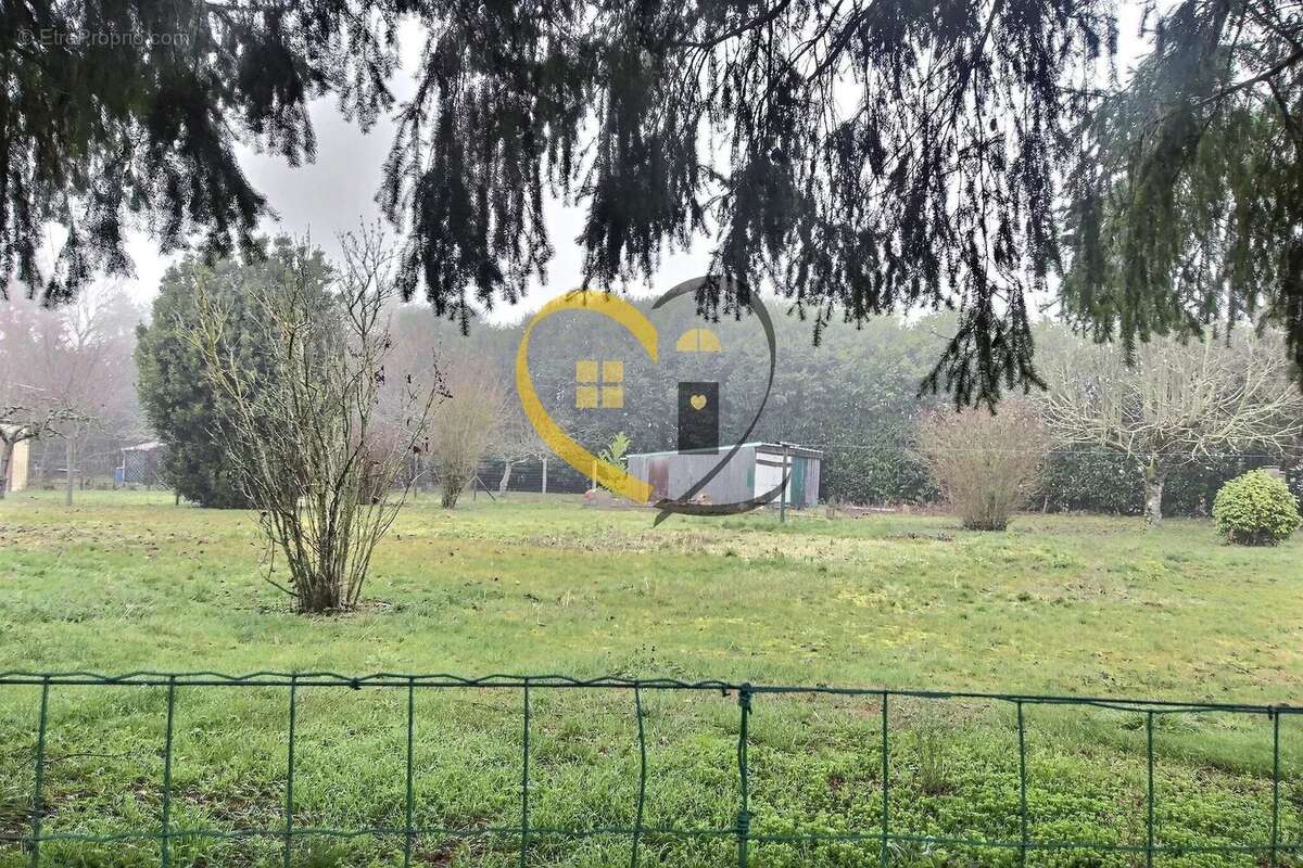 Maison à IVOY-LE-PRE