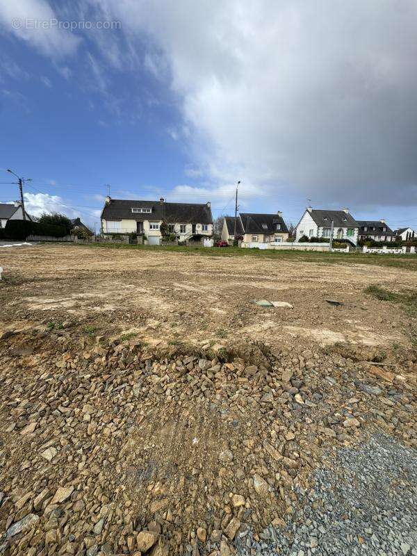 Terrain à CHATELAUDREN
