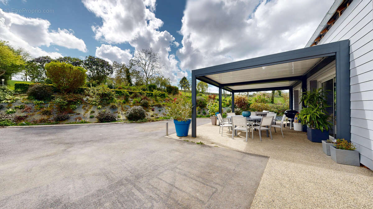 Maison à REFFUVEILLE