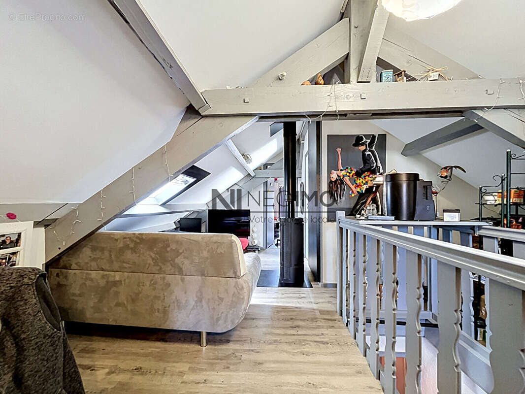 Appartement à BOURG-SAINTE-MARIE
