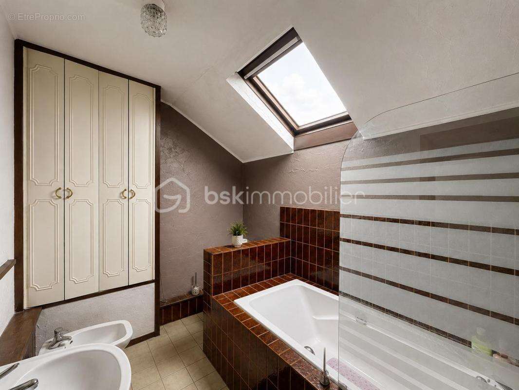 À seulement quelques minutes de Nangis – Pavillon familial de 105 m² avec sous-sol total sur 660 m² de terrain - photo 9