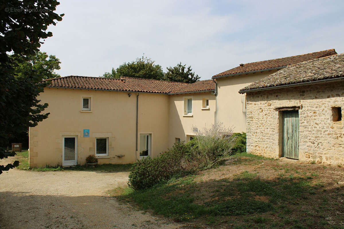 Maison à COUHE