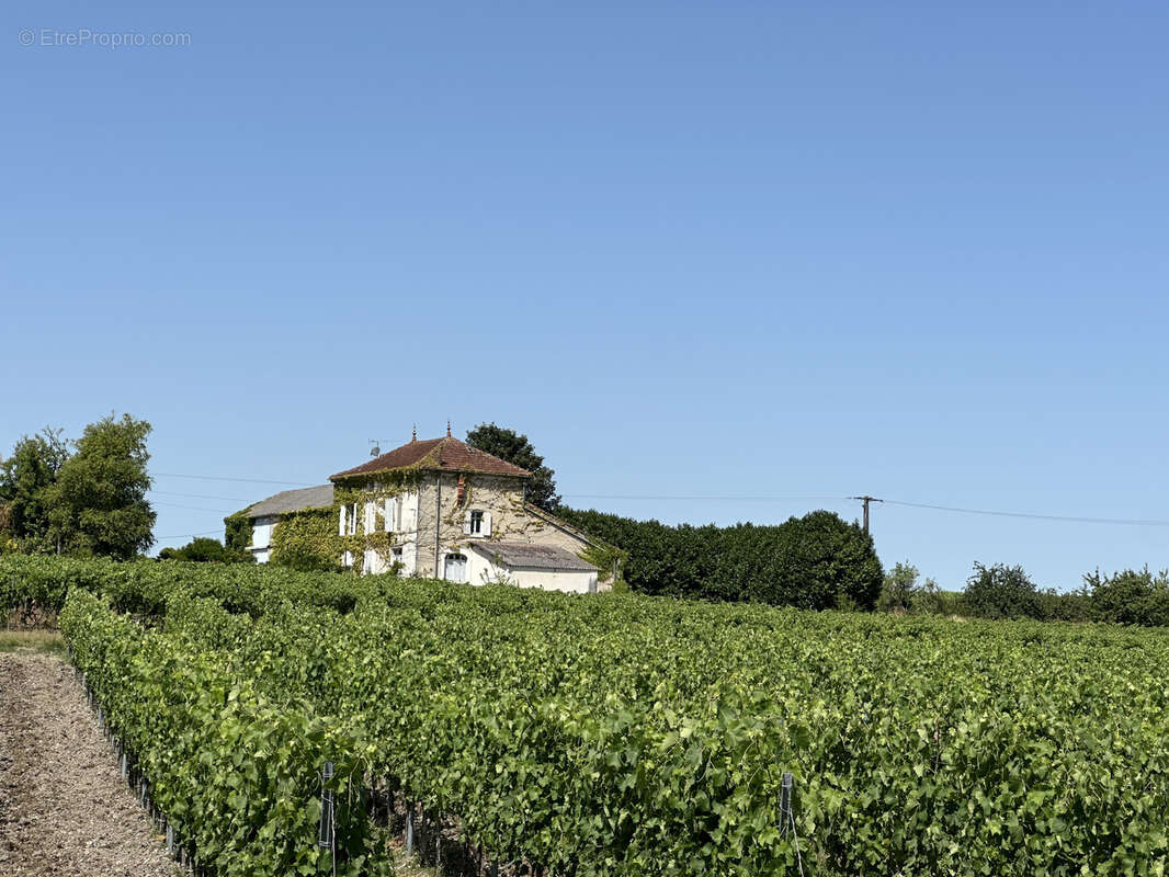 Maison à LIGNIERES-SONNEVILLE