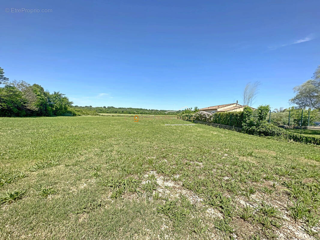 Maison à CRUVIERS-LASCOURS