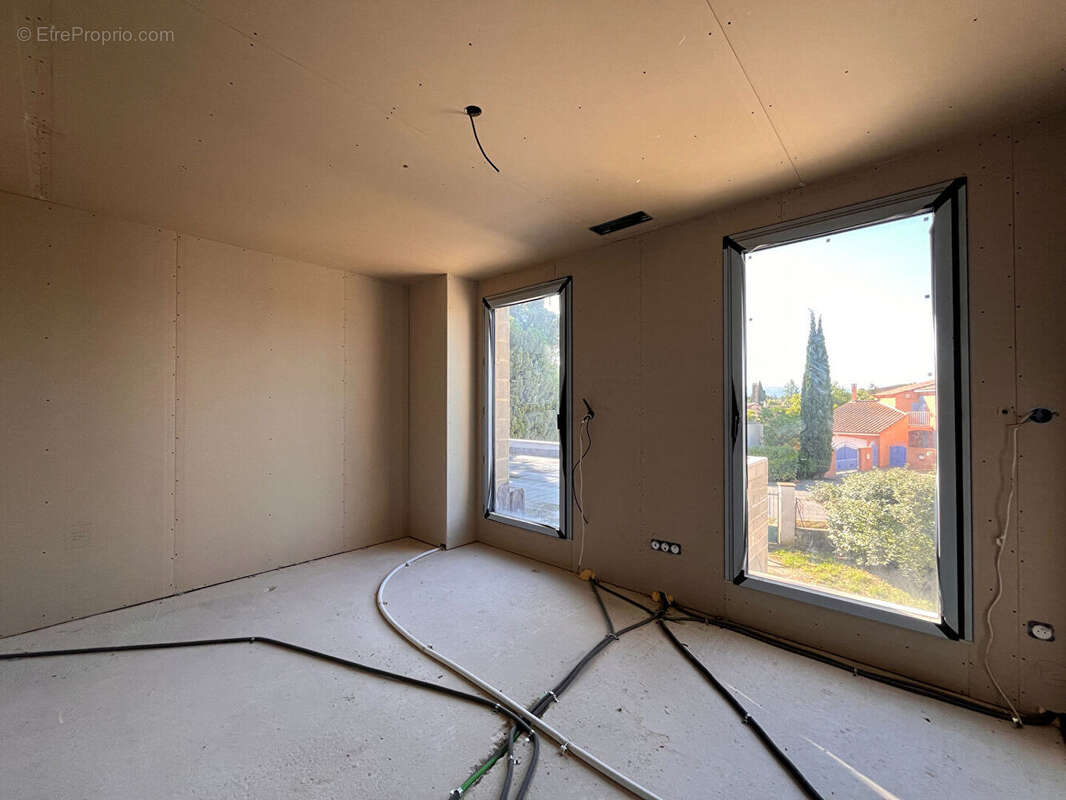 Maison à L'ISLE-SUR-LA-SORGUE