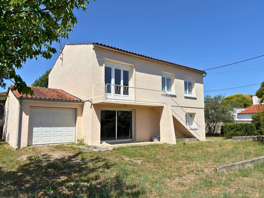 MAISON RÉNOVÉE avec jardin et garage, dans le quartier des Vauzelles à Cognac - photo 19