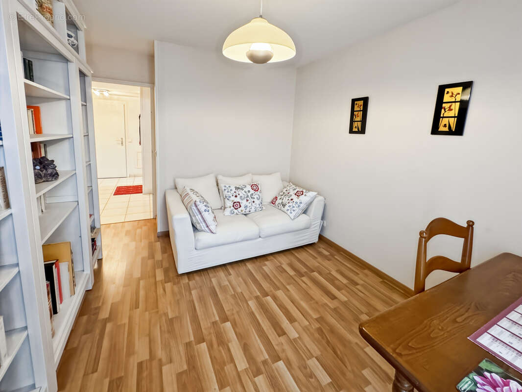 Appartement à PAREMPUYRE