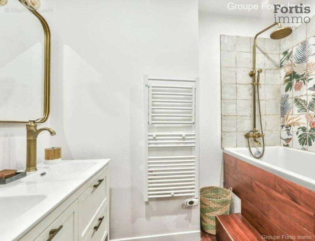 Appartement à PARIS-2E