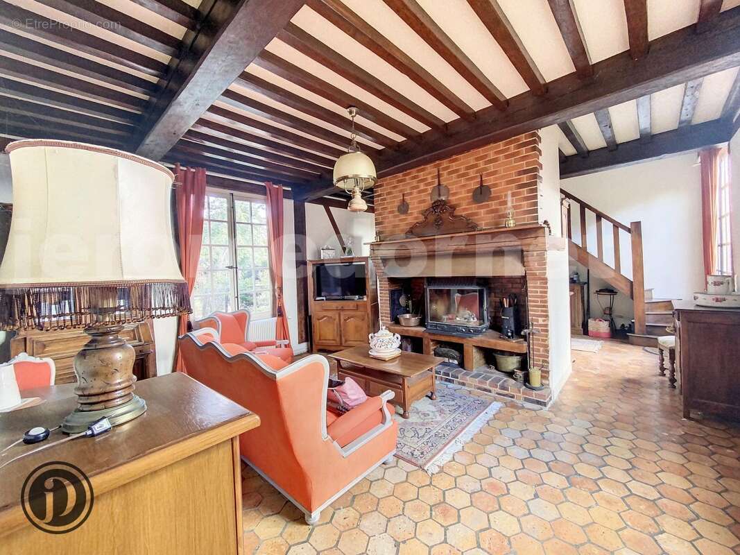 2170  BRETEUIL - Maison à BRETEUIL