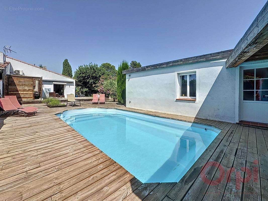 Maison à ROQUEBRUNE-SUR-ARGENS