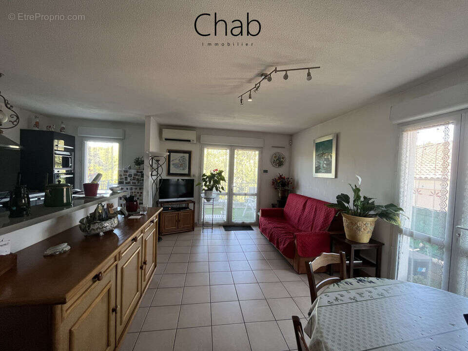 Appartement à LA DESTROUSSE