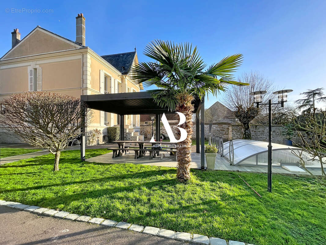 Maison à LA CHAPELLE-RABLAIS