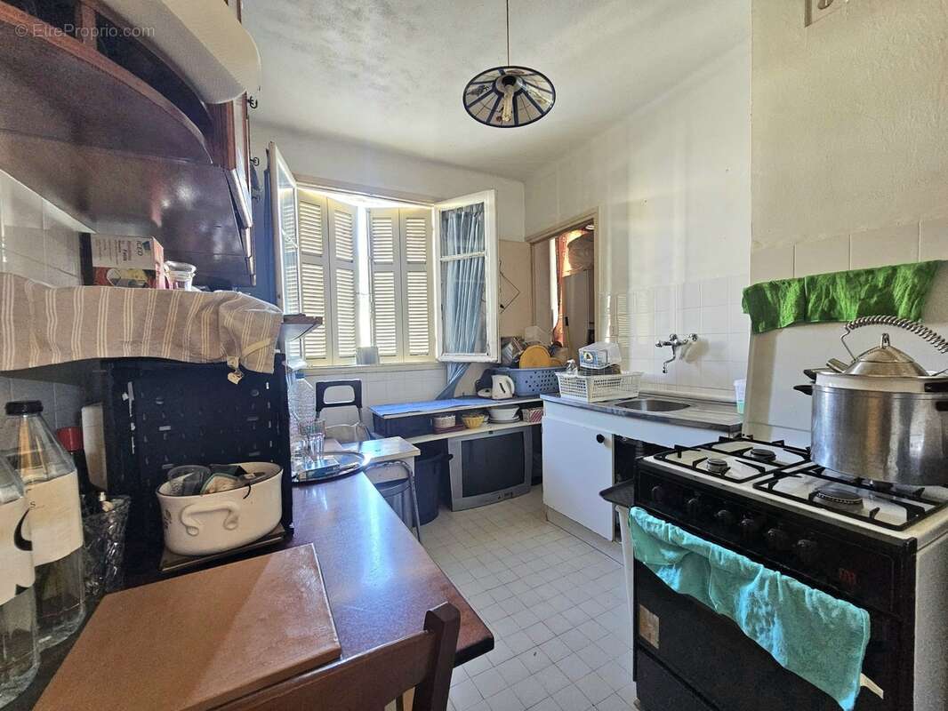 Appartement T3 de 73 m2, cave, balcon, vue mer à BASTIA (HAUTE CORSE) - photo 6