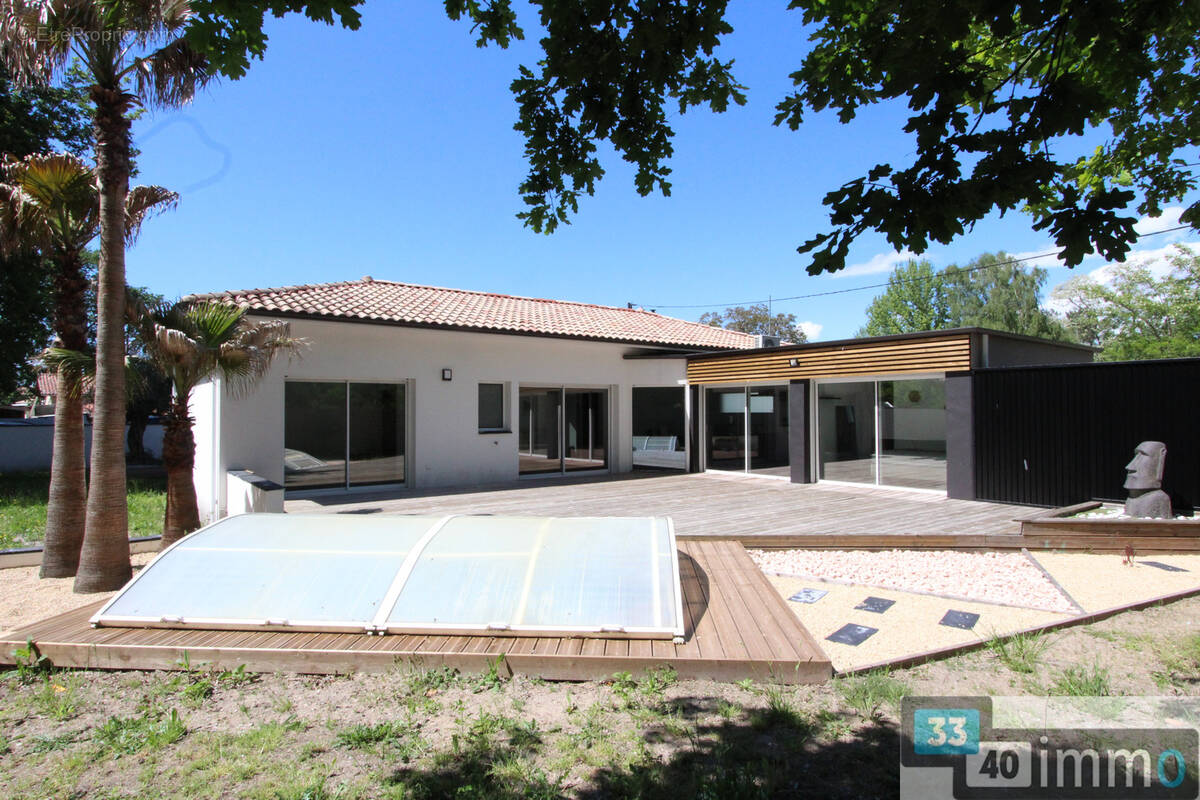 Maison à SALLES