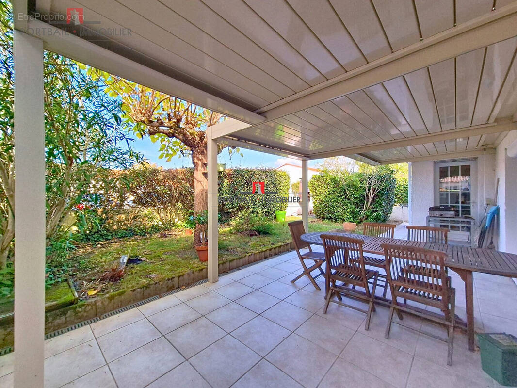 Maison à CARBON-BLANC