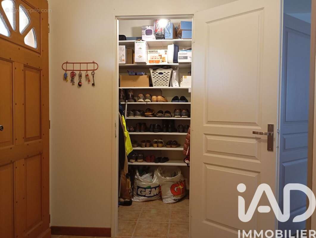 Maison 214 m² à Sainte-Colombe-De-Villeneuve  - photo 6