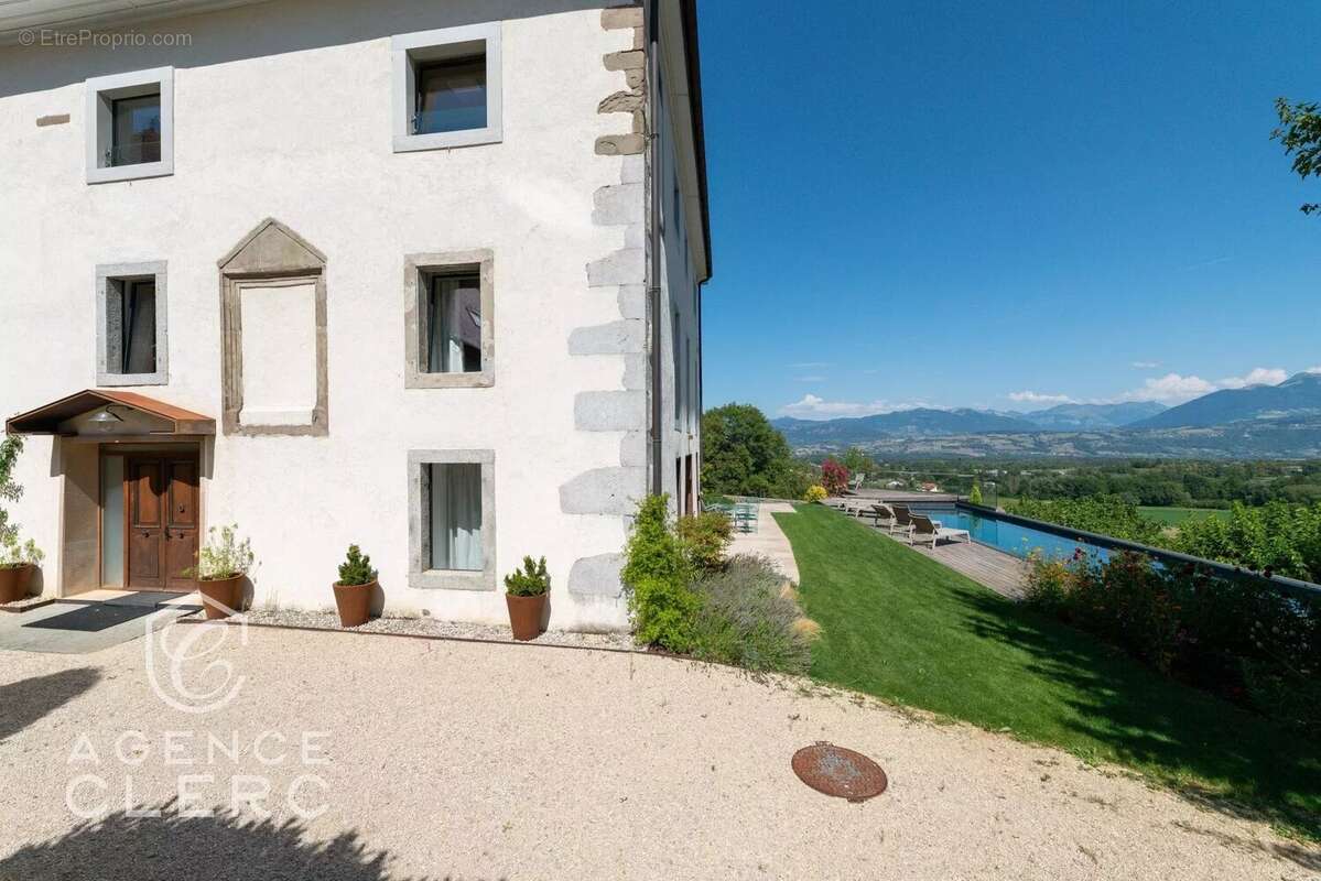 Maison à PERS-JUSSY