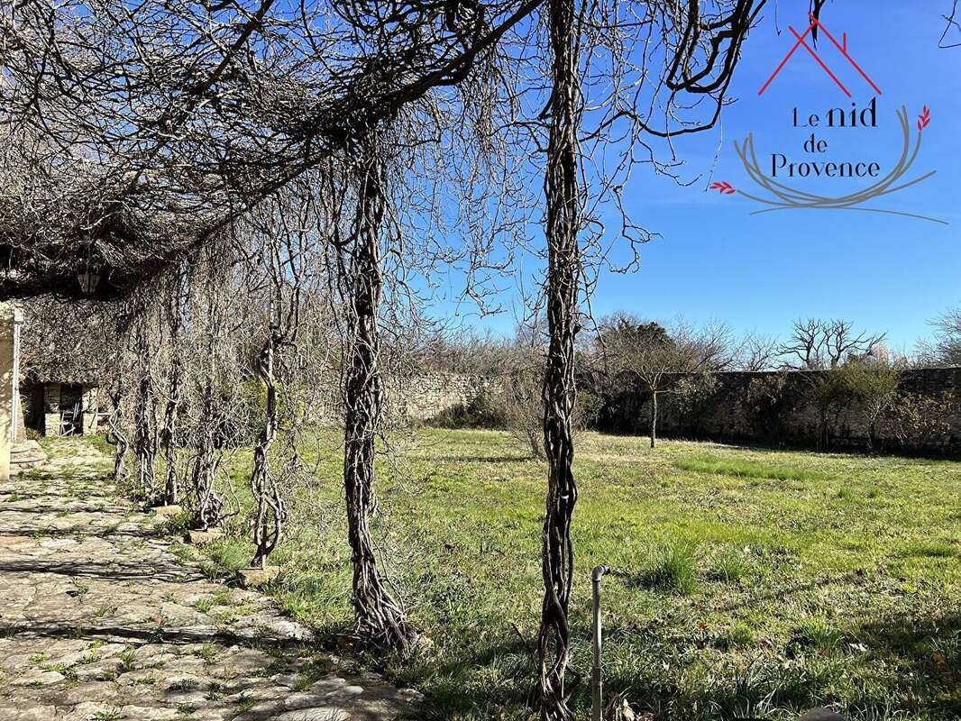 Maison à PERNES-LES-FONTAINES