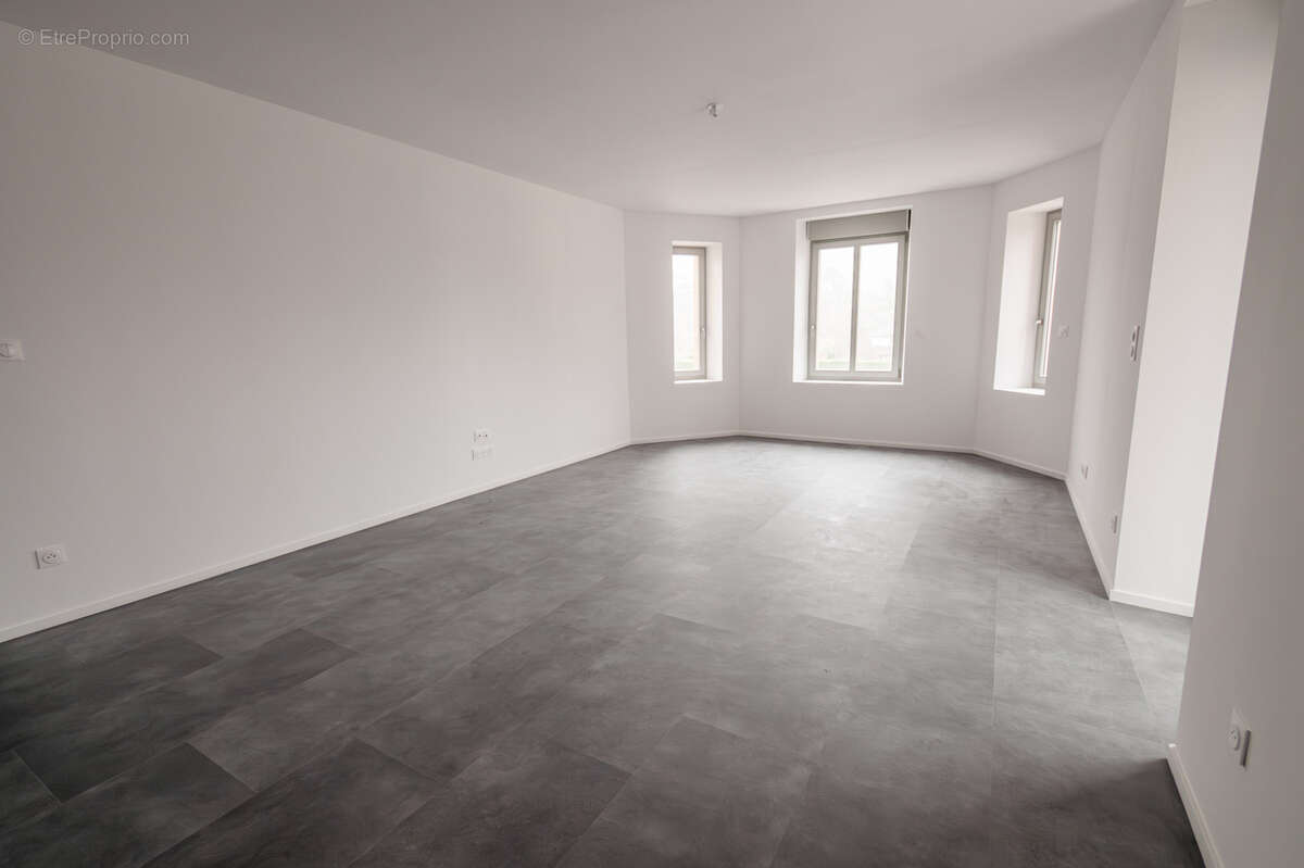 Appartement à LA CLUSE-ET-MIJOUX