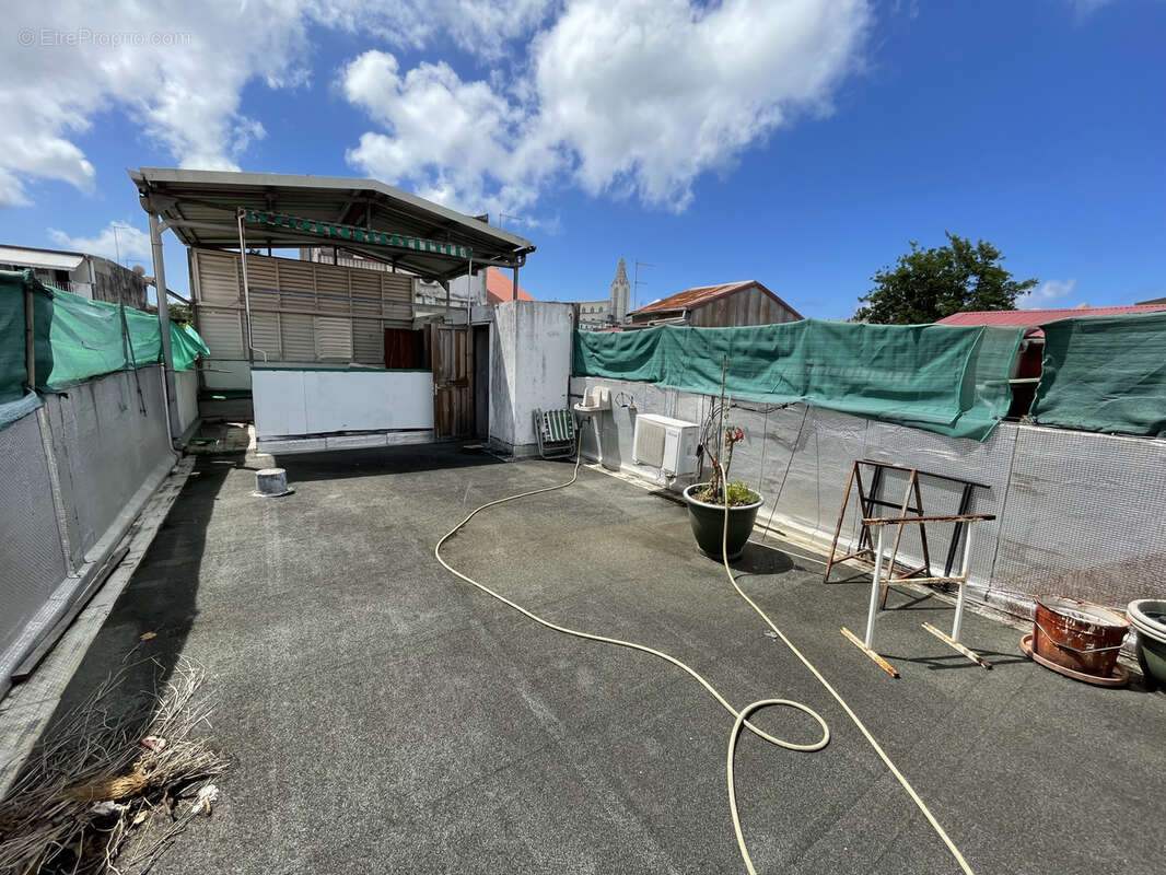 Maison à POINTE-A-PITRE