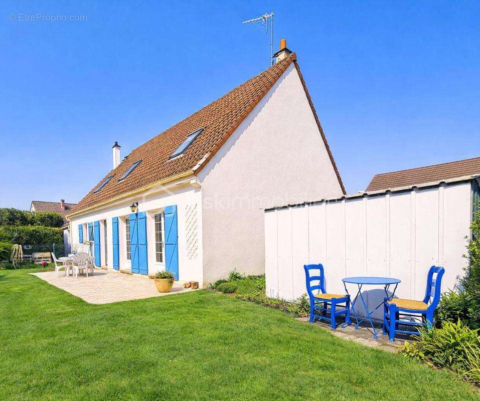 Maison à EPERNON