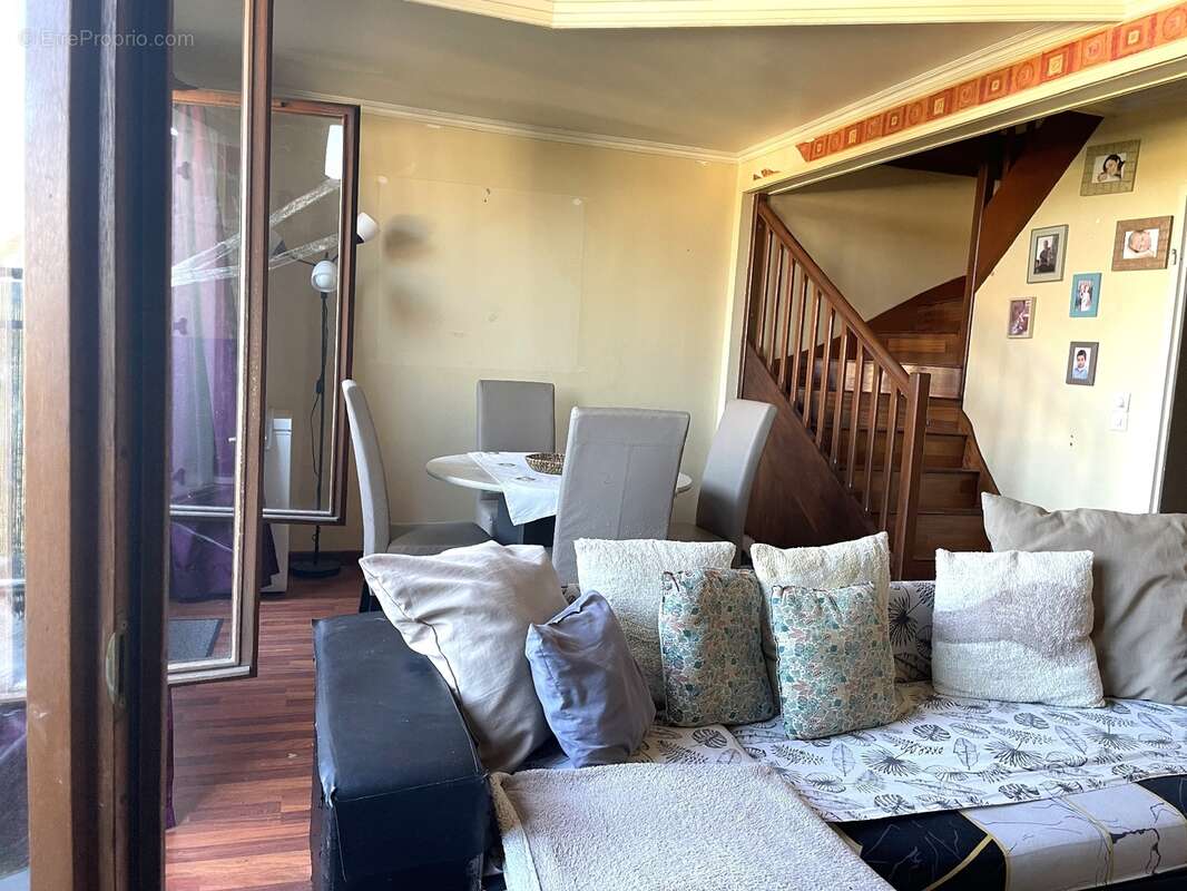 Appartement à PONTAULT-COMBAULT