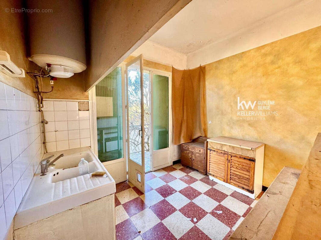 Maison à VACQUIERES